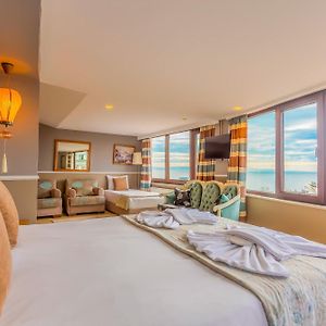Tashkonak Studio Suites